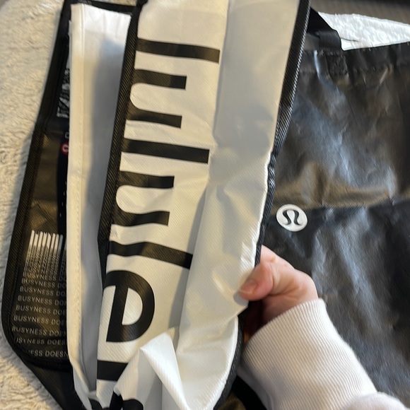 3 large lululemon bags - Picture 7 of 7